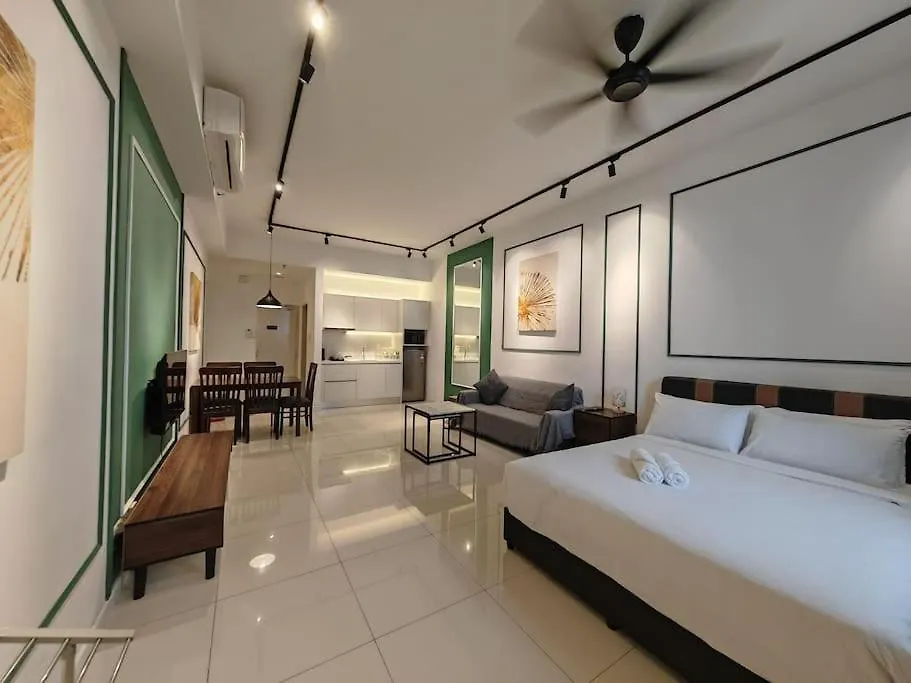 Chambers A Studio Flat, Klcc & Kl Tower View, City Kuala Lumpur