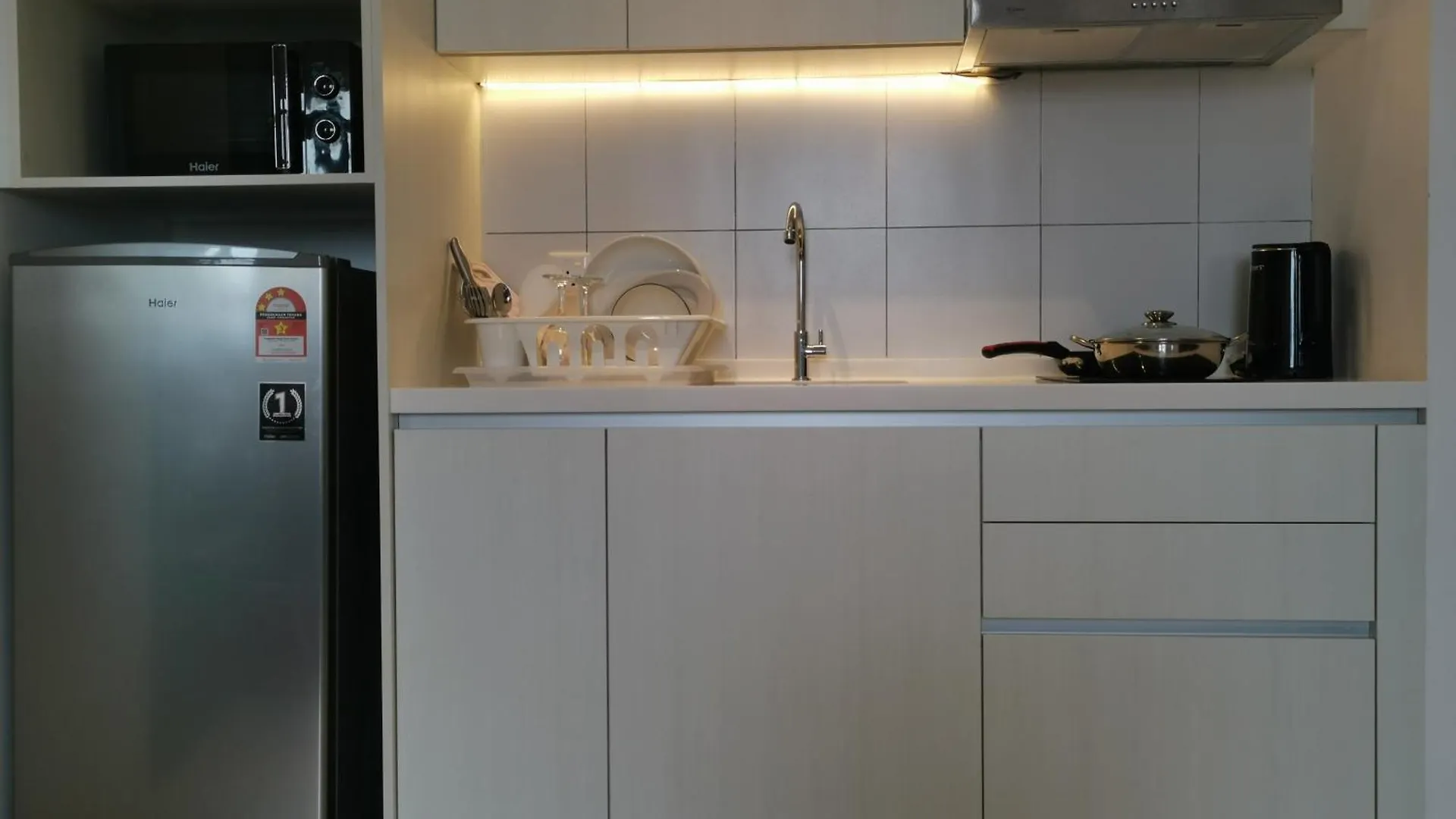 Chambers A Studio Flat, Klcc & Kl Tower View, City Kuala Lumpur